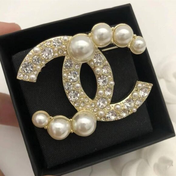 Chanel gold brooch - Picture 6 of 8